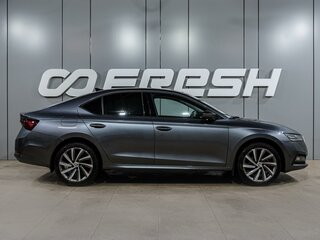 2021 Skoda Octavia IV (A8), серый, 2429000 рублей, вид 5