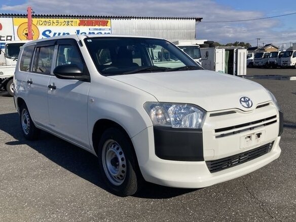 2022 Toyota Probox I Рестайлинг, белый, 909013 рублей