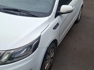 2012 Kia Rio 5-speed III, белый, 560000 рублей, вид 1