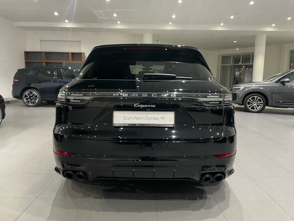 2019 Porsche Cayenne III, чёрный, 5578000 рублей - вид 4