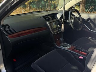 2010 Toyota Allion II Рестайлинг, серебристый, 950000 рублей, вид 5