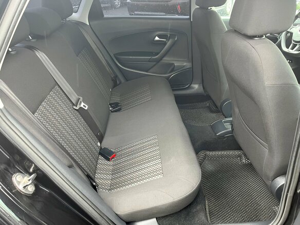 2017 Volkswagen Polo V Рестайлинг, чёрный, 1055900 рублей - вид 18