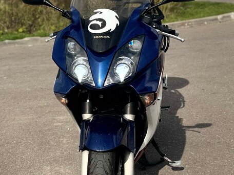 2007 Honda VFR 800, белый, 680000 рублей, вид 3