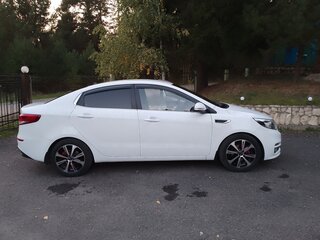 2016 Kia Rio III Рестайлинг, белый, 1020000 рублей, вид 5