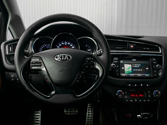 2016 Kia Ceed II Рестайлинг, чёрный, 1350000 рублей - вид 11