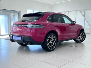 2022 Porsche Macan I Рестайлинг 2, красный, 6900000 рублей, вид 2