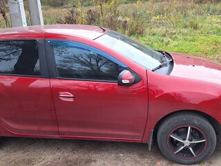 2015 Renault Sandero II, красный, 580000 рублей, вид 3