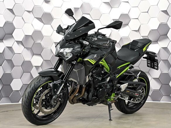 2022 Kawasaki Z 900, чёрный, 999000 рублей - вид 1