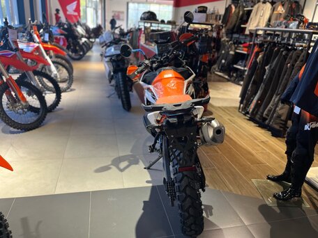 2026 KTM 890 Adventure R, белый, 1800000 рублей, вид 4