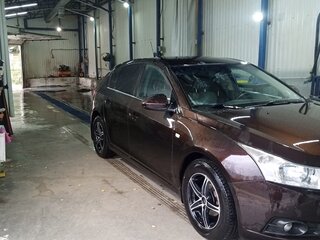 2013 Chevrolet Cruze I Рестайлинг, коричневый, 770000 рублей, вид 3