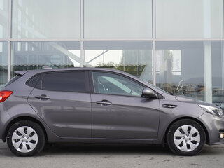 2017 Kia Rio III Рестайлинг, серый, 1050000 рублей, вид 4