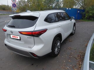2023 Toyota Highlander IV (XU70), белый, 4800000 рублей, вид 3