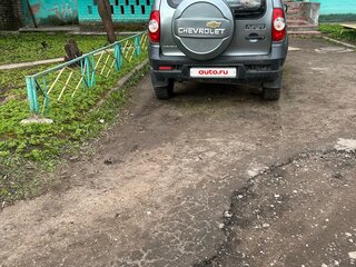 2010 Chevrolet Niva I Рестайлинг, серый, 460000 рублей, вид 2