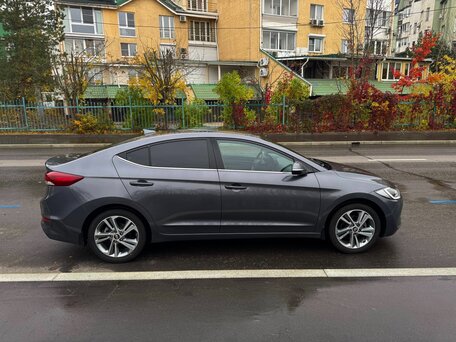 2017 Hyundai Elantra VI (AD), серый, 1550000 рублей, вид 4
