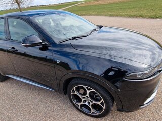 2023 Alfa Romeo Tonale I, чёрный, 3465000 рублей, вид 4