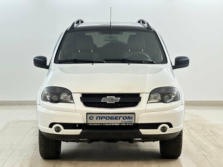 2016 Chevrolet Niva I Рестайлинг, белый, 665000 рублей, вид 2