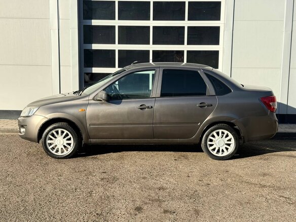 2013 Lada (ВАЗ) Granta I, коричневый, 300000 рублей - вид 1