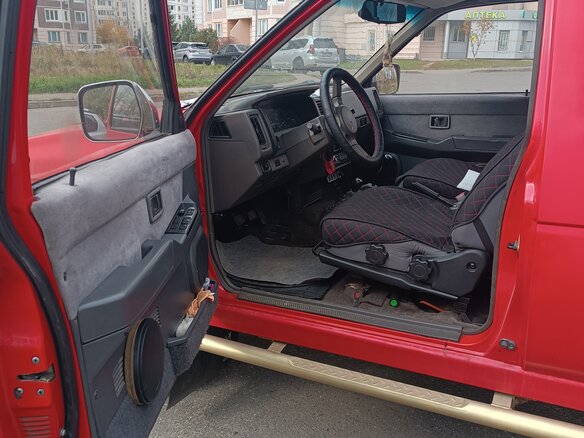 1988 Nissan Terrano I, красный, 450000 рублей - вид 10