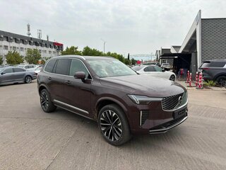 2026 Volvo XC90 B5 II Рестайлинг 2, коричневый, 10950000 рублей, вид 3