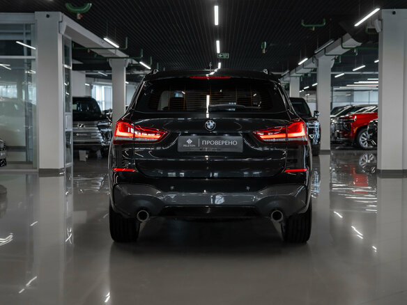 2020 BMW X1 20i xDrive II (F48) Рестайлинг, чёрный, 3770000 рублей - вид 5