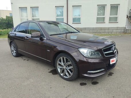 2011 Mercedes-Benz C-Класс 300 III (W204) Рестайлинг, коричневый, 1350000 рублей, вид 1