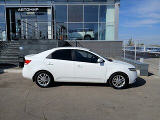 2011 Kia Cerato 6-speed II, белый, 735000 рублей, вид 4