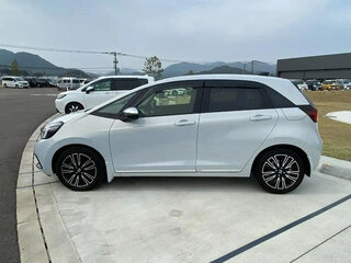 2022 Honda Fit IV Рестайлинг, серебристый, 1150000 рублей, вид 5