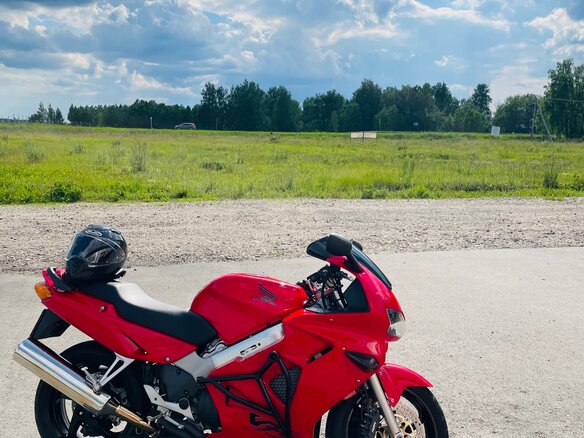 1998 Honda VFR 800, красный, 500000 рублей - вид 1