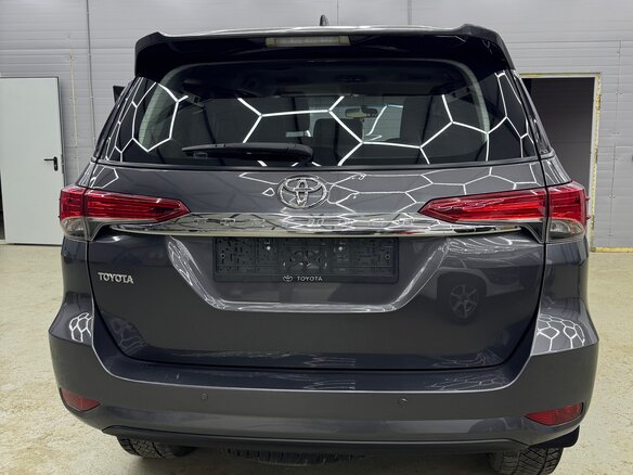 2018 Toyota Fortuner II, серый, 3700000 рублей - вид 1