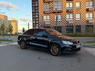 2017 Volkswagen Polo V Рестайлинг, чёрный, 1400000 рублей, вид 1