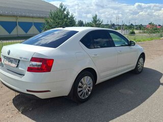2018 Skoda Octavia III (A7) Рестайлинг, белый, 1285000 рублей, вид 3