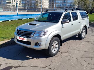 2014 Toyota Hilux VII Рестайлинг, серебристый, 1900000 рублей, вид 1