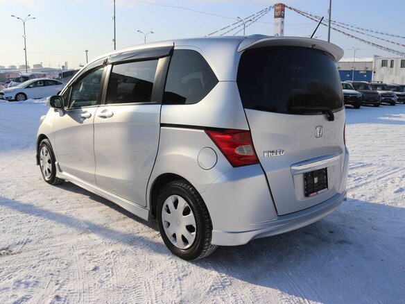 2008 Honda Freed I, серый, 1100000 рублей - вид 4