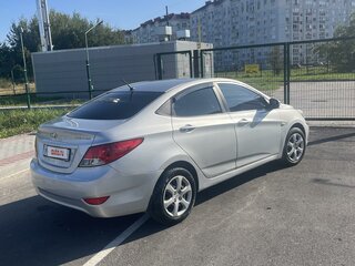 2012 Hyundai Solaris I, серебристый, 900000 рублей, вид 4