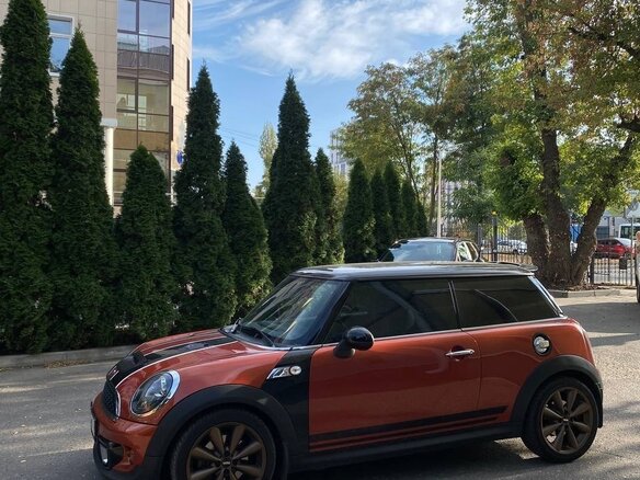 2013 Mini Hatch Cooper S II (R56) Рестайлинг, оранжевый, 1500000 рублей - вид 1