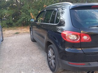 2010 Volkswagen Tiguan I, чёрный, 1200000 рублей, вид 4