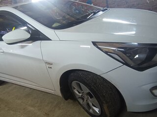 2014 Hyundai Solaris I, белый, 850000 рублей, вид 1