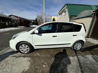 2013 Nissan Note I Рестайлинг, белый, 700000 рублей, вид 2