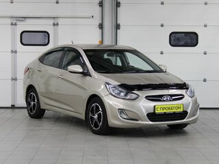 2013 Hyundai Solaris I, бежевый, 717000 рублей, вид 3