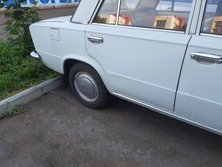 1975 Lada (ВАЗ) 2101, белый, 550000 рублей, вид 3