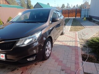 2015 Kia Rio III Рестайлинг, коричневый, 960000 рублей, вид 2