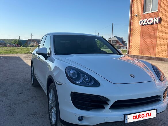 2012 Porsche Cayenne II (958), белый - вид 1