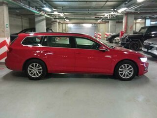 2020 Volkswagen Passat B8 Рестайлинг, красный, 1800000 рублей, вид 1