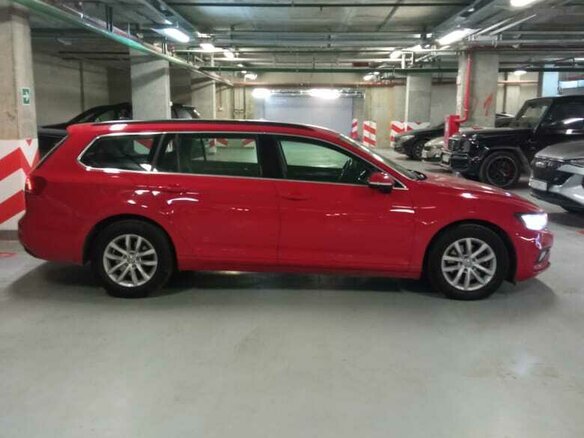 2020 Volkswagen Passat B8 Рестайлинг, красный, 1800000 рублей