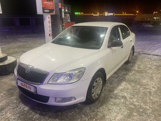2012 Skoda Octavia II (A5) Рестайлинг, белый, 800000 рублей, вид 1