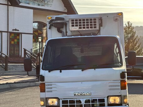 1998 Mazda Titan, белый, 1300000 рублей, вид 1
