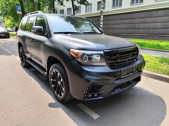 2013 Toyota Land Cruiser 200 Series Рестайлинг 1, чёрный, 4749000 рублей - вид 2