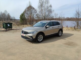 2021 Volkswagen Tiguan II Рестайлинг, золотистый, 2500000 рублей, вид 1