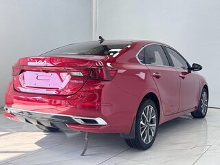 2021 Kia KX3, красный, 1575000 рублей, вид 4