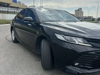 2019 Toyota Camry VIII (XV70), чёрный, 2600000 рублей, вид 1